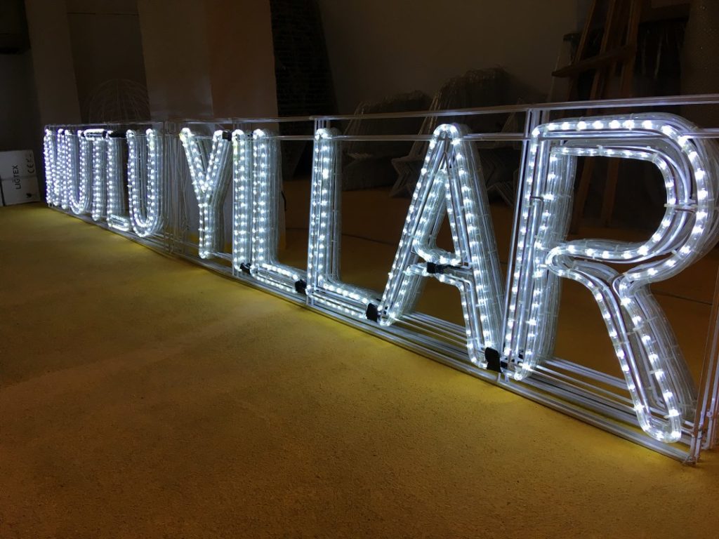 Işıklı mutlu yıllar yazısı