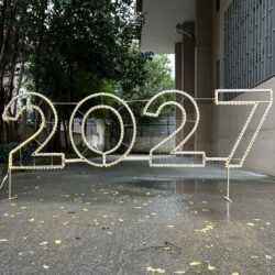 Led ışıklı 2027 yazısı